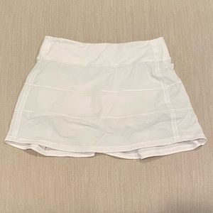 White Lululemon skirt size 4 tall
